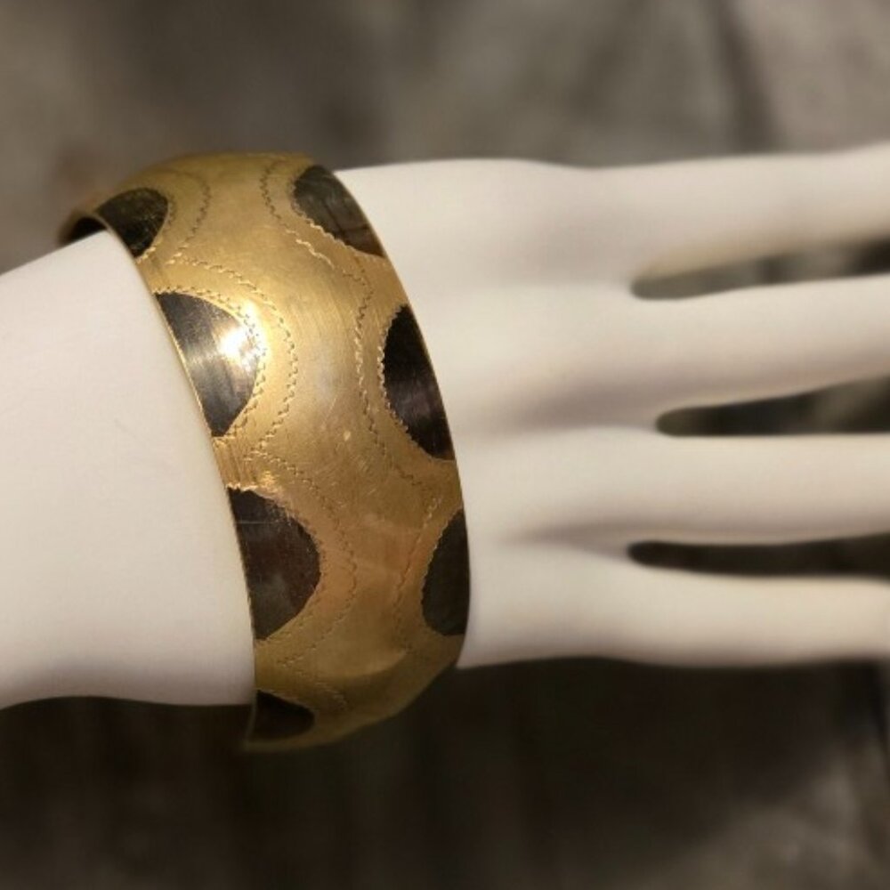 Vintage Brass Cuff Bracelet Black Half-circle Pattern and dotted lines